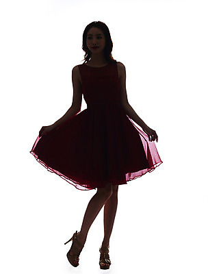 포토 JPG 스튜디오촬영 전신 우먼라이프 라이프스타일 원피스 여자 실루엣 모션 실내 한명 서기 사람 20대 성인 앞모습 뷰티 섹시 한국인 우아함 역광 의료성형뷰티 청년만 청년여자만 청년여자한명만 성인여자한명만 국내포토 1 옷 뷰포인트 컨셉 촬영기법 동양인 청년 내부 생활 여자만 여자한명만 성인여자만 성인만 파일형식