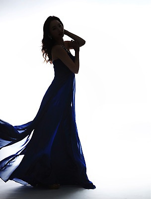 포토 JPG 스튜디오촬영 전신 우먼라이프 라이프스타일 드레스 여자 실루엣 모션 실내 한명 서기 사람 손짓 20대 성인 옆모습 뷰티 섹시 한국인 우아함 역광 의료성형뷰티 청년만 청년여자만 청년여자한명만 성인여자한명만 국내포토 1 옷 뷰포인트 컨셉 촬영기법 동양인 청년 내부 생활 여자만 여자한명만 성인여자만 성인만 파일형식