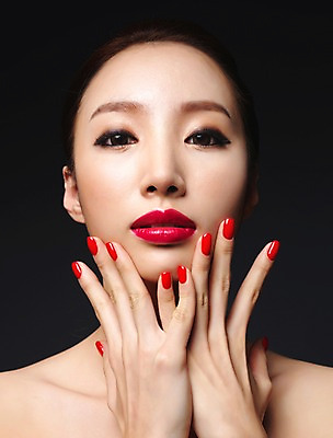 포토 JPG 스튜디오촬영 우먼라이프 라이프스타일 여자 모션 실내 무표정 표정 한명 사람 손짓 상반신 20대 성인 앞모습 뷰티 섹시 한국인 매끈함 의료성형뷰티 청년만 청년여자만 청년여자한명만 성인여자한명만 국내포토 1 감정 뷰포인트 컨셉 동양인 청년 내부 생활 감각 여자만 여자한명만 성인여자만 성인만 파일형식