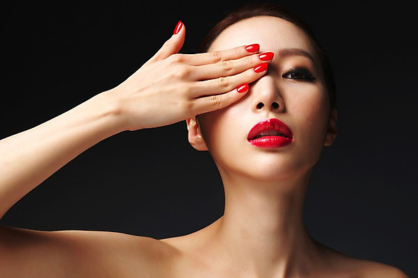 포토 JPG 스튜디오촬영 우먼라이프 라이프스타일 여자 모션 실내 표정 한명 사람 손짓 상반신 20대 성인 앞모습 뷰티 섹시 한국인 가림 매끈함 의료성형뷰티 청년만 청년여자만 청년여자한명만 성인여자한명만 국내포토 1 뷰포인트 컨셉 동양인 청년 내부 생활 감각 여자만 여자한명만 성인여자만 성인만 파일형식