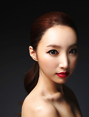 포토 JPG 스튜디오촬영 우먼라이프 라이프스타일 여자 모션 실내 표정 한명 사람 상반신 20대 성인 옆모습 뷰티 섹시 한국인 매끈함 의료성형뷰티 청년만 청년여자만 청년여자한명만 성인여자한명만 국내포토 1 뷰포인트 컨셉 동양인 청년 내부 생활 감각 여자만 여자한명만 성인여자만 성인만 파일형식