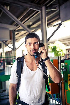 포토 JPG 주간 서양인 외국인 라이프스타일 남자 여유 맨라이프 해외여행 여행 태국 2014년태국 한명 서기 들기 사람 상반신 20대 성인 야외 앞모습 청춘 사찰 사원 배낭여행 공중전화 수화기 방콕 통화 청년만 청년남자만 청년남자한명만 성인남자한명만 국내포토 자연요소 해외기획촬영 1 해외 감정 아시아 뷰포인트 컨셉 비즈니스 종교건축 모션 인종 청년 생활 전화기 남자만 남자한명만 성인남자만 성인만 파일형식