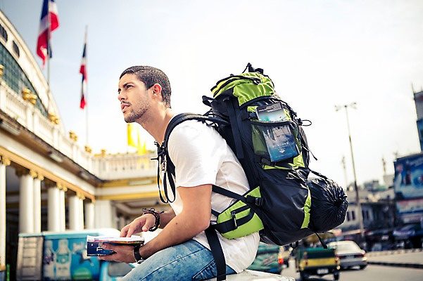 포토 JPG 주간 서양인 외국인 라이프스타일 응시 남자 여유 맨라이프 해외여행 여행 배낭 태국 2014년태국 한명 들기 사람 앉기 상반신 20대 성인 야외 옆모습 청춘 가이드북 배낭여행 방콕 청년만 청년남자만 청년남자한명만 성인남자한명만 국내포토 자연요소 해외기획촬영 1 해외 시선 감정 아시아 뷰포인트 컨셉 가방 모션 인종 청년 생활 남자만 남자한명만 성인남자만 성인만 파일형식