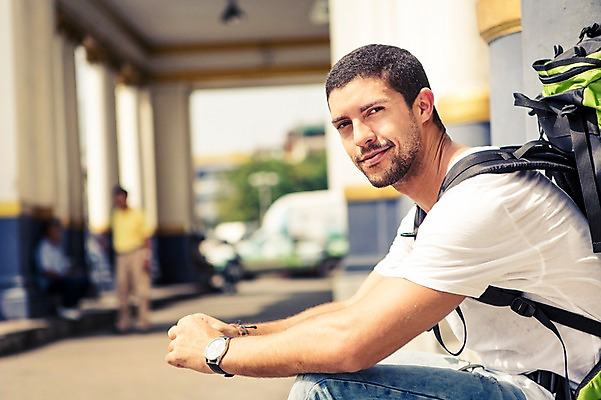 포토 JPG 주간 서양인 외국인 라이프스타일 응시 남자 여유 맨라이프 해외여행 여행 배낭 태국 휴식 거리 2014년태국 한명 미소 사람 앉기 상반신 20대 성인 야외 옆모습 청춘 배낭여행 방콕 청년만 청년남자만 청년남자한명만 성인남자한명만 국내포토 자연요소 해외기획촬영 1 해외 시선 감정 아시아 뷰포인트 컨셉 가방 모션 표정 인종 청년 생활 남자만 남자한명만 성인남자만 성인만 파일형식
