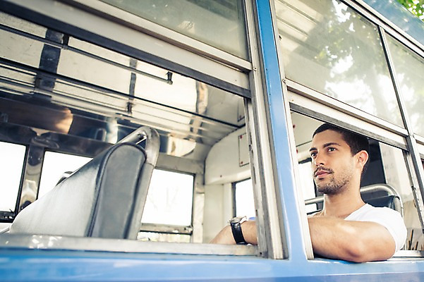 포토 JPG 주간 서양인 외국인 라이프스타일 응시 남자 맨라이프 해외여행 여행 이동 창문 태국 버스 2014년태국 한명 사람 앉기 상반신 20대 성인 야외 옆모습 청춘 배낭여행 방콕 청년만 청년남자만 청년남자한명만 성인남자한명만 국내포토 자연요소 해외기획촬영 1 해외 시선 아시아 육상교통 뷰포인트 컨셉 모션 대중교통 인종 청년 생활 남자만 남자한명만 성인남자만 성인만 파일형식