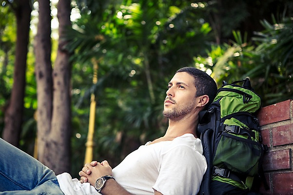 포토 JPG 주간 서양인 외국인 나무 라이프스타일 응시 남자 여유 맨라이프 해외여행 여행 배낭 태국 휴식 2014년태국 한명 사람 앉기 상반신 20대 성인 야외 옆모습 청춘 기댐 배낭여행 방콕 청년만 청년남자만 청년남자한명만 성인남자한명만 국내포토 자연요소 식물 해외기획촬영 1 해외 시선 감정 아시아 뷰포인트 컨셉 가방 모션 인종 청년 생활 남자만 남자한명만 성인남자만 성인만 파일형식