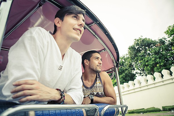 포토 JPG 주간 서양인 외국인 라이프스타일 응시 남자 맨라이프 해외여행 여행 이동 태국 2014년태국 미소 사람 상반신 20대 성인 야외 두명 앞모습 친구 청춘 배낭여행 방콕 성인남자만 청년만 청년남자만 국내포토 자연요소 해외기획촬영 해외 시선 아시아 뷰포인트 컨셉 관계 표정 인종 청년 생활 남자만 성인만 파일형식