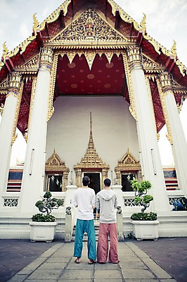포토 JPG 주간 전신 서양인 외국인 라이프스타일 남자 맨라이프 해외여행 여행 불교 태국 2014년태국 서기 사람 20대 성인 야외 두명 뒷모습 친구 청춘 사찰 사원 배낭여행 방콕 왓포 성인남자만 청년만 청년남자만 국내포토 자연요소 해외기획촬영 해외 아시아 종교 뷰포인트 컨셉 비즈니스 관계 종교건축 모션 인종 청년 생활 남자만 성인만 파일형식