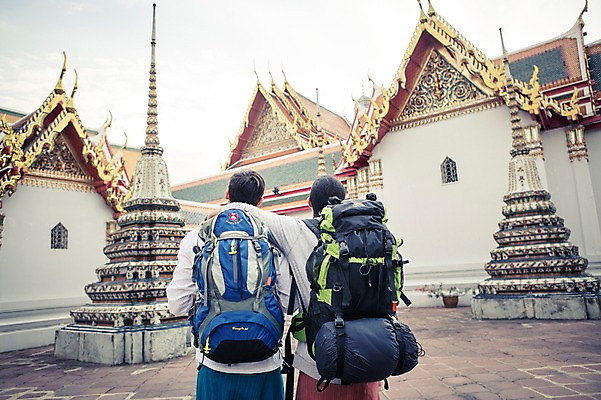 포토 JPG 주간 서양인 외국인 라이프스타일 남자 맨라이프 해외여행 여행 불교 배낭 태국 2014년태국 서기 사람 상반신 20대 성인 야외 두명 뒷모습 친구 청춘 사찰 사원 구경 배낭여행 방콕 왓포 성인남자만 청년만 청년남자만 국내포토 자연요소 해외기획촬영 해외 아시아 종교 뷰포인트 컨셉 가방 비즈니스 관계 종교건축 모션 인종 청년 생활 남자만 성인만 파일형식