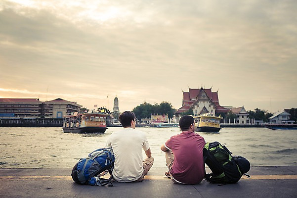 포토 JPG 주간 서양인 외국인 구름 라이프스타일 남자 여유 맨라이프 해외여행 여행 배낭 태국 하늘 함께함 2014년태국 사람 앉기 상반신 20대 성인 야외 두명 뒷모습 친구 청춘 강 배낭여행 방콕 성인남자만 청년만 청년남자만 국내포토 자연요소 해외기획촬영 해외 감정 아시아 뷰포인트 컨셉 가방 관계 모션 인종 청년 생활 남자만 성인만 파일형식