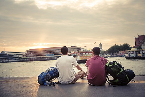 포토 JPG 주간 서양인 외국인 구름 라이프스타일 응시 남자 여유 맨라이프 해외여행 여행 배낭 태국 하늘 함께함 2014년태국 사람 앉기 상반신 20대 성인 야외 두명 옆모습 친구 청춘 강 우정 배낭여행 방콕 성인남자만 청년만 청년남자만 국내포토 자연요소 해외기획촬영 해외 시선 감정 아시아 뷰포인트 컨셉 가방 관계 모션 인종 청년 생활 남자만 성인만 파일형식