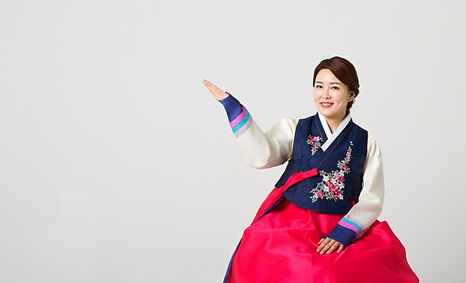 포토 JPG 스튜디오촬영 한국전통 라이프스타일 여자 명절 40대 중년 모션 중년라이프 실내 한명 미소 사람 앉기 동양인 손짓 상반신 성인 앞모습 설날 추석 한국인 가리킴 전통의상 한복 여자만 여자한명만 성인여자만 성인한명만 성인여자한명만 중년만 중년여자만 중년여자한명만 성인만 국내포토 1 전통 기념일 뷰포인트 한국 표정 인종 내부 생활 파일형식