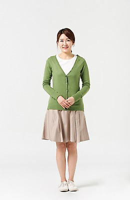 포토 JPG 스튜디오촬영 전신 라이프스타일 여자 40대 모션 중년라이프 실내 한명 서기 미소 사람 손짓 성인 앞모습 캐주얼 한국인 손모으기 중년여자한명만 국내포토 1 옷 뷰포인트 중년 표정 동양인 내부 생활 여자한명만 중년여자만 파일형식