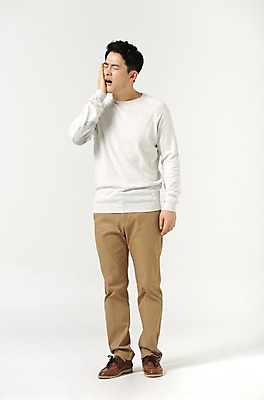 포토 JPG 스튜디오촬영 전신 라이프스타일 남자 40대 모션 중년라이프 남편 실내 표정 한명 서기 사람 손짓 성인 앞모습 고통 한국인 찡그림 치통 중년남자한명만 국내포토 1 감정 뷰포인트 중년 동양인 내부 생활 질병 남자한명만 중년남자만 파일형식