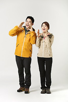 포토 JPG 스튜디오촬영 전신 라이프스타일 부부 응시 여자 남자 40대 중년 모션 중년라이프 실내 서기 사람 동양인 손짓 성인 두명 앞모습 외침 등산 한국인 중년부부 중년만 성인만 국내포토 커플 시선 뷰포인트 인종 내부 생활 소리 트래킹 파일형식