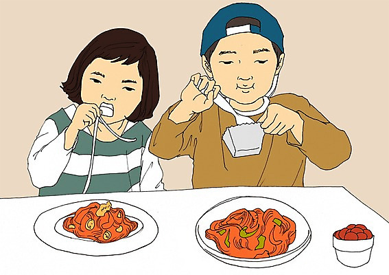 PSD 여자 남자 어린이 음식 일러스트 가족 식탁 함께함 파스타 실내 남매 사람 두명 화목 먹기 아트툰 어린이만 국내일러스트 컨셉 관계 모션 탁자 서양음식 내부 그림 파일형식