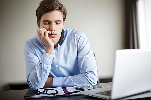 포토 JPG 서양인 외국인 라이프스타일 남자 안경 맨라이프 비즈니스 모션 실내 피곤 2014년태국 한명 사람 앉기 정장 상반신 성인 앞모습 30대 노트북 눈감음 턱괴기 직장인 비즈니스맨 책상 문서 성인남자한명만 장년만 장년남자만 장년남자한명만 국내포토 해외기획촬영 직업 1 잡화 옷 뷰포인트 가구 컨셉 인종 내부 생활 장년 전자제품 남자만 남자한명만 성인남자만 성인만 파일형식