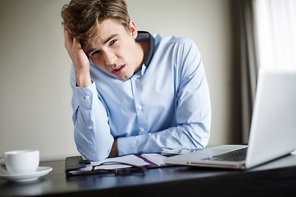 포토 JPG 서양인 외국인 라이프스타일 남자 안경 커피 맨라이프 비즈니스 모션 스트레스 실내 표정 2014년태국 한명 사람 앉기 정장 손짓 상반신 성인 앞모습 30대 노트북 머그컵 짜증 직장인 비즈니스맨 찡그림 책상 문서 성인남자한명만 장년만 장년남자만 장년남자한명만 국내포토 해외기획촬영 직업 1 잡화 옷 감정 음료 뷰포인트 가구 인종 내부 생활 컵 장년 전자제품 남자만 남자한명만 성인남자만 성인만 파일형식