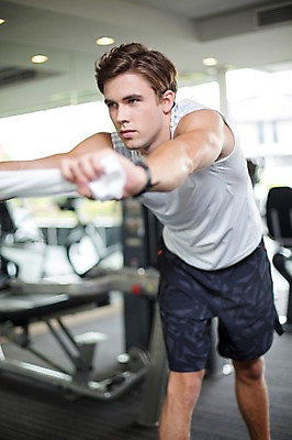 포토 JPG 서양인 외국인 라이프스타일 남자 맨라이프 모션 실내 2014년태국 한명 서기 들기 사람 손짓 상반신 성인 앞모습 30대 수건 운동 운동기구 헬스 스트레칭 변화 목표 열정 손뻗기 성인남자한명만 장년만 장년남자만 장년남자한명만 국내포토 해외기획촬영 1 감정 뷰포인트 컨셉 건강 인종 내부 생활 장년 위생용품 남자만 남자한명만 성인남자만 성인만 파일형식