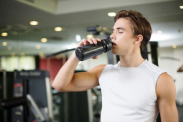 포토 JPG 서양인 외국인 라이프스타일 남자 맨라이프 모션 실내 2014년태국 한명 서기 들기 사람 상반신 성인 옆모습 물 30대 운동 눈감음 운동기구 헬스 헬스장 마시기 변화 목표 물병 열정 성인남자한명만 장년만 장년남자만 장년남자한명만 국내포토 자연요소 해외기획촬영 1 감정 뷰포인트 컨셉 건강 인종 내부 생활 장년 물통 남자만 남자한명만 성인남자만 성인만 파일형식