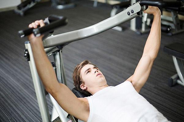 포토 JPG 서양인 외국인 라이프스타일 남자 맨라이프 모션 실내 2014년태국 한명 사람 상반신 성인 앞모습 30대 눕기 운동 운동기구 헬스 헬스장 변화 목표 열정 성인남자한명만 장년만 장년남자만 장년남자한명만 들어올리기 국내포토 해외기획촬영 1 감정 뷰포인트 컨셉 건강 인종 내부 생활 장년 남자만 남자한명만 성인남자만 성인만 파일형식