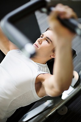 포토 JPG 서양인 외국인 라이프스타일 남자 맨라이프 모션 실내 2014년태국 한명 사람 상반신 성인 옆모습 30대 눕기 운동 운동기구 헬스 헬스장 변화 목표 열정 성인남자한명만 장년만 장년남자만 장년남자한명만 들어올리기 국내포토 해외기획촬영 1 감정 뷰포인트 컨셉 건강 인종 내부 생활 장년 남자만 남자한명만 성인남자만 성인만 파일형식