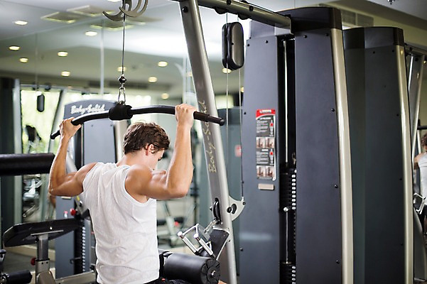 포토 JPG 서양인 외국인 라이프스타일 남자 맨라이프 모션 실내 2014년태국 한명 서기 사람 손짓 상반신 성인 뒷모습 30대 운동 운동기구 헬스 헬스장 잡기 변화 목표 열정 성인남자한명만 장년만 장년남자만 장년남자한명만 국내포토 해외기획촬영 1 감정 뷰포인트 컨셉 건강 인종 내부 생활 장년 남자만 남자한명만 성인남자만 성인만 파일형식