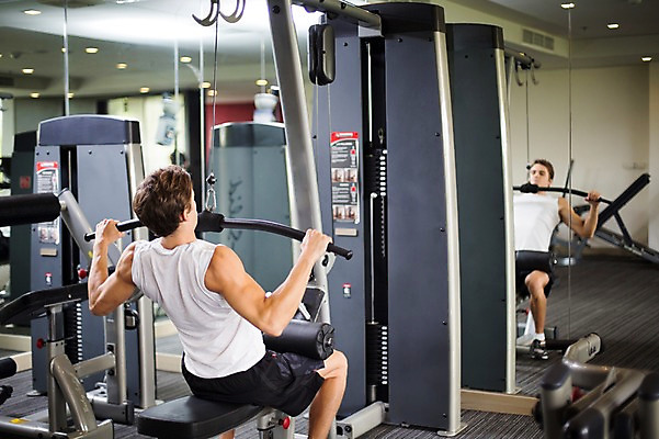 포토 JPG 서양인 외국인 라이프스타일 남자 맨라이프 모션 실내 2014년태국 한명 사람 앉기 상반신 성인 뒷모습 30대 운동 반사 운동기구 헬스 헬스장 거울 잡기 변화 목표 열정 성인남자한명만 장년만 장년남자만 장년남자한명만 국내포토 해외기획촬영 1 감정 뷰포인트 컨셉 건강 인종 내부 생활 장년 남자만 남자한명만 성인남자만 성인만 파일형식