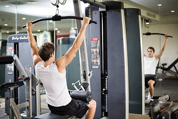 포토 JPG 서양인 외국인 라이프스타일 남자 맨라이프 모션 실내 2014년태국 한명 사람 앉기 상반신 성인 뒷모습 30대 운동 반사 운동기구 헬스 헬스장 거울 잡기 변화 목표 열정 성인남자한명만 장년만 장년남자만 장년남자한명만 국내포토 해외기획촬영 1 감정 뷰포인트 컨셉 건강 인종 내부 생활 장년 남자만 남자한명만 성인남자만 성인만 파일형식