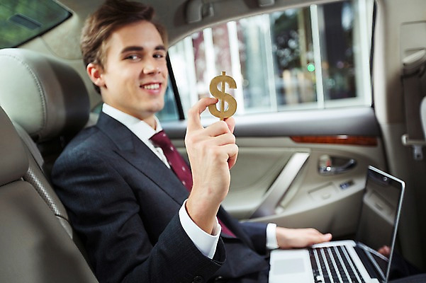 포토 JPG 주간 서양인 외국인 라이프스타일 남자 맨라이프 비즈니스 모션 자동차 2014년태국 한명 미소 들기 사람 앉기 정장 상반신 성인 야외 옆모습 30대 노트북 달러 직장인 비즈니스맨 고급 성인남자한명만 장년만 장년남자만 장년남자한명만 국내포토 자연요소 해외기획촬영 직업 1 옷 육상교통 뷰포인트 컨셉 돈 표정 인종 생활 장년 전자제품 남자만 남자한명만 성인남자만 성인만 파일형식