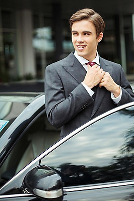 포토 JPG 주간 서양인 외국인 라이프스타일 응시 남자 맨라이프 비즈니스 모션 자동차 넥타이 2014년태국 한명 서기 미소 사람 정장 상반신 성인 야외 앞모습 30대 잡기 직장인 비즈니스맨 고급 성인남자한명만 장년만 장년남자만 장년남자한명만 국내포토 자연요소 해외기획촬영 직업 1 시선 잡화 옷 육상교통 뷰포인트 컨셉 표정 인종 생활 장년 남자만 남자한명만 성인남자만 성인만 파일형식