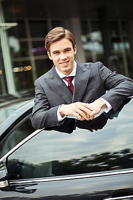 포토 JPG 주간 서양인 외국인 라이프스타일 남자 맨라이프 비즈니스 모션 자동차 2014년태국 한명 서기 미소 사람 정장 상반신 성인 야외 앞모습 30대 직장인 비즈니스맨 고급 성인남자한명만 장년만 장년남자만 장년남자한명만 국내포토 자연요소 해외기획촬영 직업 1 옷 육상교통 뷰포인트 컨셉 표정 인종 생활 장년 남자만 남자한명만 성인남자만 성인만 파일형식