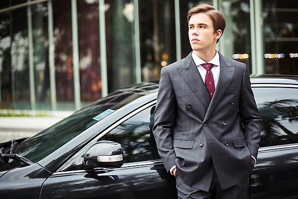 포토 JPG 주간 서양인 외국인 라이프스타일 응시 남자 맨라이프 비즈니스 모션 자동차 2014년태국 한명 서기 사람 정장 상반신 성인 야외 앞모습 30대 기댐 직장인 비즈니스맨 고급 주머니손 성인남자한명만 장년만 장년남자만 장년남자한명만 국내포토 자연요소 해외기획촬영 직업 1 시선 옷 육상교통 뷰포인트 컨셉 인종 생활 장년 남자만 남자한명만 성인남자만 성인만 파일형식