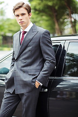 포토 JPG 주간 서양인 외국인 라이프스타일 남자 맨라이프 비즈니스 모션 자동차 2014년태국 한명 서기 사람 정장 상반신 성인 야외 앞모습 30대 기댐 직장인 비즈니스맨 고급 주머니손 성인남자한명만 장년만 장년남자만 장년남자한명만 국내포토 자연요소 해외기획촬영 직업 1 옷 육상교통 뷰포인트 컨셉 인종 생활 장년 남자만 남자한명만 성인남자만 성인만 파일형식