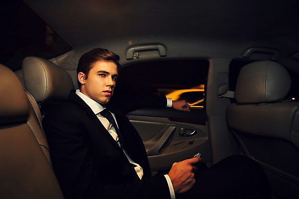 포토 JPG 서양인 외국인 라이프스타일 남자 맨라이프 비즈니스 모션 자동차 2014년태국 한명 사람 앉기 정장 상반신 성인 야외 옆모습 30대 직장인 비즈니스맨 고급 야간 차안 성인남자한명만 장년만 장년남자만 장년남자한명만 국내포토 자연요소 해외기획촬영 직업 1 옷 육상교통 뷰포인트 컨셉 인종 생활 장년 남자만 남자한명만 성인남자만 성인만 파일형식