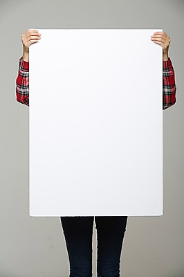 포토 JPG 스튜디오촬영 여자 포스터 종이 셔츠 프레임 실내 한명 들기 사람 상반신 성인 알림 체크무늬 국내포토 1 상의 무늬 모션 내부 파일형식