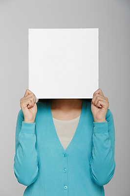 포토 JPG 스튜디오촬영 여자 포스터 종이 프레임 실내 한명 들기 사람 상반신 성인 알림 카디건 국내포토 1 모션 내부 외투 파일형식