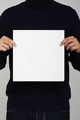 포토 JPG 스튜디오촬영 남자 포스터 종이 프레임 실내 한명 들기 사람 상반신 성인 터틀넥 알림 국내포토 1 모션 내부 스웨터 파일형식