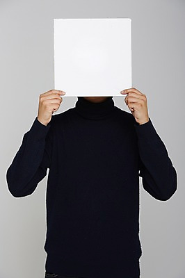 포토 JPG 스튜디오촬영 남자 포스터 종이 프레임 실내 한명 들기 사람 상반신 성인 터틀넥 알림 국내포토 1 모션 내부 스웨터 파일형식