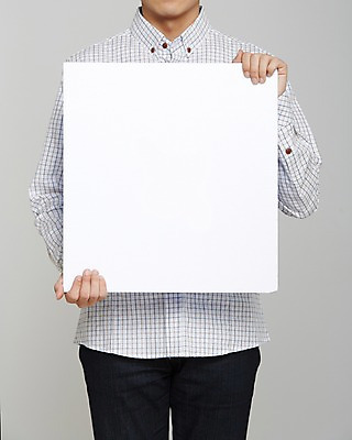 포토 JPG 스튜디오촬영 남자 포스터 종이 셔츠 프레임 실내 한명 들기 사람 상반신 성인 알림 국내포토 1 상의 모션 내부 파일형식