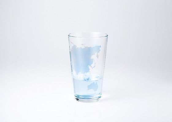 JPG 스튜디오촬영 편집 편집이미지 아시아 백그라운드 잔 실내 사람없음 컵 3D 자연보호 환경 오세아니아 호주 물컵 물부족 편집3D 식기 나라 자연 내부 보호 사회이슈 디지털합성 파일형식