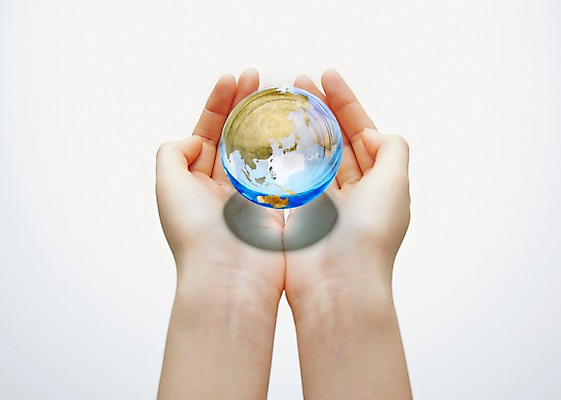 JPG 스튜디오촬영 편집 편집이미지 손 지구 백그라운드 실내 사람 신체부위 3D 자연보호 환경 보호 편집3D 컨셉 자연 내부 디지털합성 파일형식
