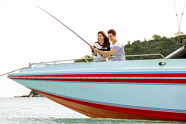 포토 JPG 주간 서양인 외국인 백인 해외기획촬영 라이프스타일 커플 여자 남자 바다 커플라이프 데이트 모션 하늘 낚시 2014년태국 서기 미소 들기 사람 상반신 20대 성인 야외 두명 앞모습 보트 낚싯대 바다낚시 청년만 성인만 국내포토 자연요소 뷰포인트 배_교통 관계 레저 표정 인종 청년 생활 낚시용품 파일형식