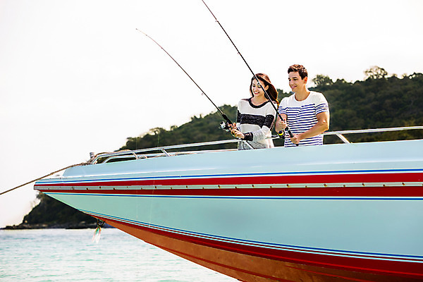 포토 JPG 주간 서양인 외국인 백인 해외기획촬영 라이프스타일 커플 여자 남자 바다 커플라이프 데이트 모션 하늘 낚시 2014년태국 서기 미소 사람 상반신 20대 성인 야외 두명 앞모습 보트 낚싯대 바다낚시 청년만 성인만 국내포토 자연요소 뷰포인트 배_교통 관계 레저 표정 인종 청년 생활 낚시용품 파일형식