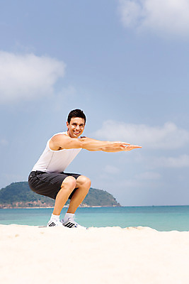 포토 JPG 주간 전신 서양인 외국인 구름 해외기획촬영 라이프스타일 남자 바다 맨라이프 모션 하늘 2014년태국 한명 미소 사람 앉기 20대 성인 해변 야외 옆모습 운동복 모래사장 운동 스트레칭 구부린 손뻗기 청년만 청년남자만 청년남자한명만 성인남자한명만 국내포토 자연요소 1 옷 뷰포인트 표정 건강 인종 청년 생활 남자만 남자한명만 성인남자만 성인만 파일형식