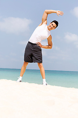 포토 JPG 주간 전신 서양인 외국인 구름 해외기획촬영 라이프스타일 남자 바다 맨라이프 허리손 모션 하늘 2014년태국 한명 서기 미소 사람 손짓 20대 성인 해변 야외 앞모습 운동복 모래사장 운동 스트레칭 청년만 청년남자만 청년남자한명만 성인남자한명만 국내포토 자연요소 1 옷 뷰포인트 포즈 표정 건강 인종 청년 생활 남자만 남자한명만 성인남자만 성인만 파일형식