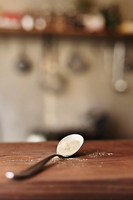 포토 JPG 백그라운드 주방용품 수저 실내 사람없음 아웃포커스 주방 식당 조미료 오브젝트 국내포토 식기 생활용품 촬영기법 내부 상점 향미료 파일형식