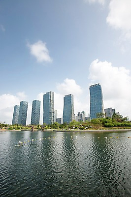 포토 JPG 주간 나무 식물 구름 공원 하늘 풍경 빌딩 사람없음 야외 물 맑음 도시 인천 송도 국내포토 자연요소 공공시설 날씨 한국 건물 파일형식