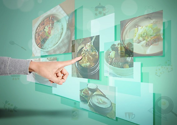 PSD 편집이미지 손 한식 음식 한손 사람 신체부위 태블릿 가리킴 프라이팬 발전 스마트 합성 떡국 편리함 혁명 장어덮밥 이미지편집 컨셉 주방용품 손짓 전자제품 스마트기기 전통음식 덮밥 파일형식