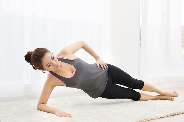 포토 JPG 스튜디오촬영 전신 우먼라이프 라이프스타일 여자 허리손 요가 모션 실내 한명 사람 성인 앞모습 30대 운동복 운동 스트레칭 한국인 싱글 성인여자한명만 장년만 장년여자만 장년여자한명만 국내포토 1 웰빙 옷 뷰포인트 포즈 건강 동양인 내부 생활 장년 여자만 여자한명만 성인여자만 성인만 파일형식